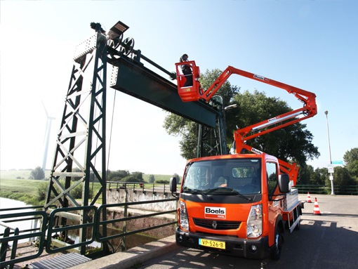 Spider articulated boom lift in use during a project