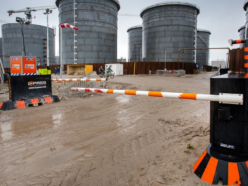 Petrolkémiai ipari területre történő belépés ellenőrzése