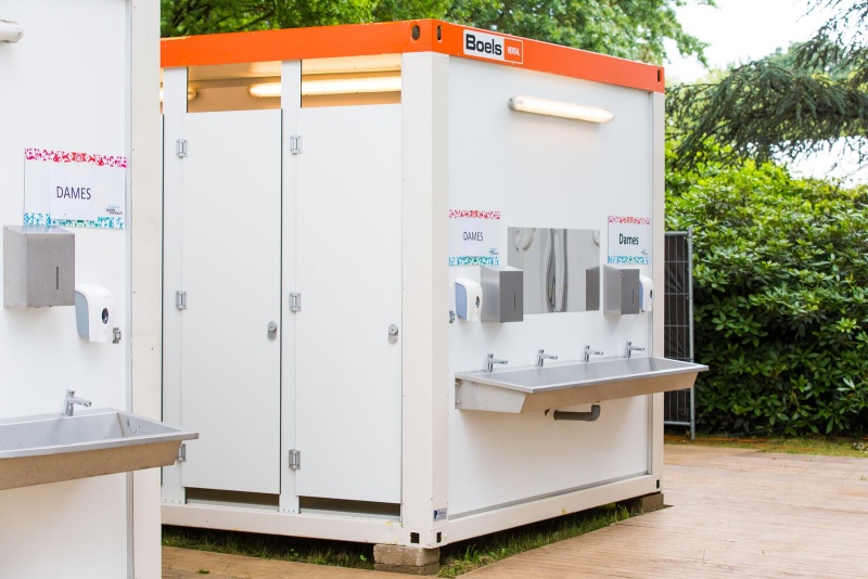 Sanitation-large-Toiletunit-6-meter-14-toiletten.jpg