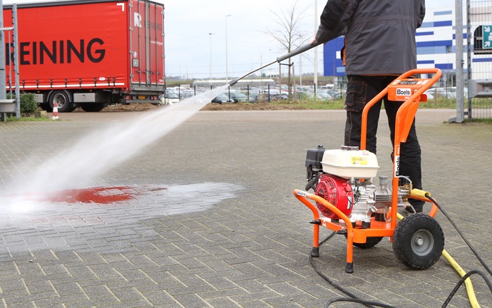 High-pressure cleaning
