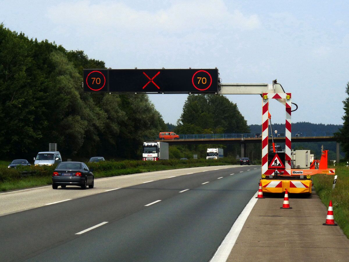 Traffic service highway